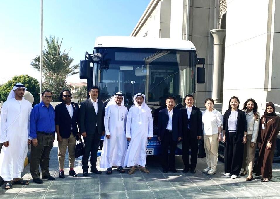 Al Ghurair Motors Hosts Delegation from Fujian Motor Industry Group and King Long Automotive